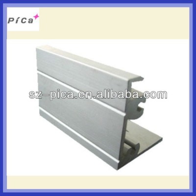 Aluminum extrusion profile for display cases